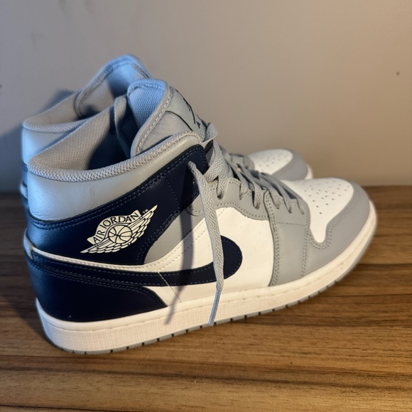 Men's Jordan 1 Mid Grey - Picture 3 of 5